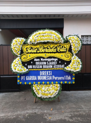 Papan Bunga Duka di Tegal Alur