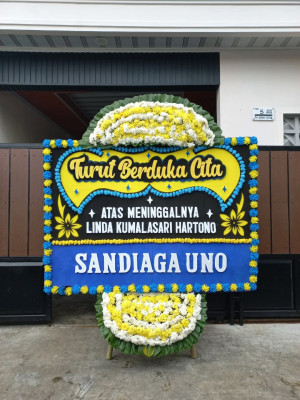 Papan Bunga Duka di Tegal Alur